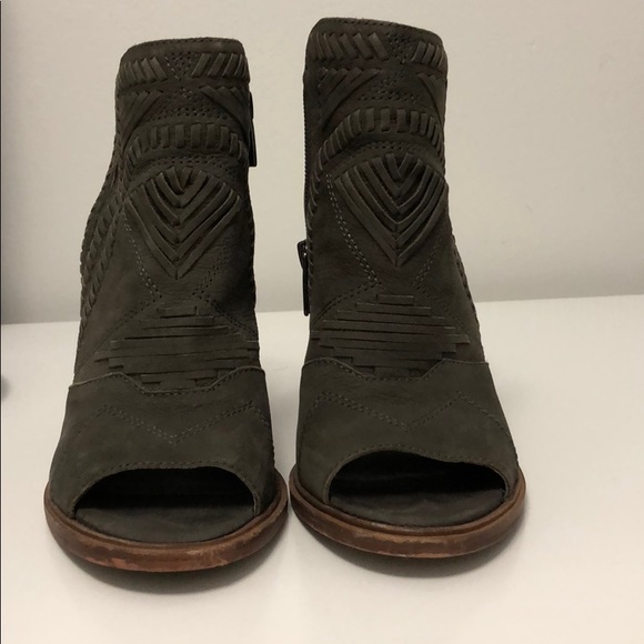 Nice color. Use them few times . - Picture 4 of 4